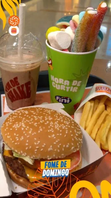 Quando a fome bate no domingo, a escolha é fácil. 😋Um hambúrguer caprichado do @burguerking  e aqueles doces que vão “sumindo” da @finigvshopping fazem parte do ritual.No GV Shopping, a experiência também passa pelo sabor.#GVShopping #FomeDeDomingo #AlimentaçãoGV #ExperiênciaGV