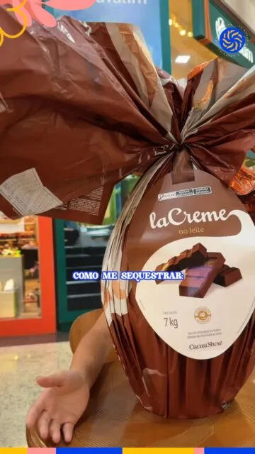 Será que conseguimos te sequestrar para viver esse momento no GV Shopping? 🍫✨Entre vitrines cheias de chocolate, detalhes que encantam e aquela pausa doce no meio do dia, a experiência fica ainda mais especial.Com a @mineiraoatacarejo e a @cacaushowgvshopping, cada visita ganha um sabor especial.Aqui, cada visita vira um motivo pra sorrir. 💙No GV Shopping, os momentos doces também fazem parte da experiência.#GVShopping #PáscoaGV #ExperiênciaGV #MomentosGV #DoceMomento