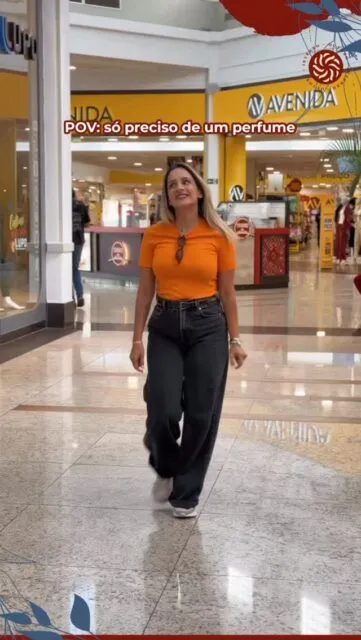 Ela disse que era só um perfume… 🫢✨ Mas quem nunca entrou para resolver uma coisinha e saiu com várias outras?Entre uma vitrine e outra, sempre aparece aquele achadinho que a gente nem sabia que precisava 💙No GV Shopping é assim: você vem por um motivo… e volta pra casa com novas escolhas, novos detalhes e boas histórias.E você, já viveu isso por aqui? 👀#GVShopping #ExperiênciaGV #DiaDeCompras #MomentosGV