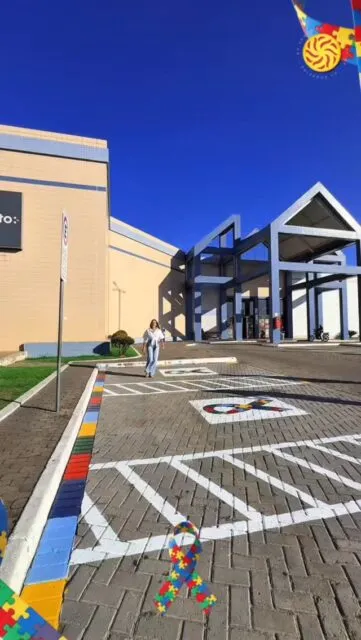 O GV Shopping está sempre atento a formas de tornar a experiência mais acolhedora para todos.A acessibilidade vai além do que é visível, é sobre respeito, cuidado e empatia no dia a dia.Seguimos evoluindo para que cada visita seja mais confortável, tranquila e inclusiva 💙GV Shopping, o seu lugar de viver bons momentos.#Inclusão #Acessibilidade #GVShopping #Respeito #Experiência