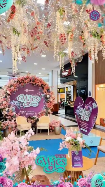 Um ambiente especial pensado para elas, com todo o carinho 💐O novo espaço instagramável de Dia das Mães já está pronto pra receber momentos especiais, cheios de afeto, conexão e muitos registros lindos. Passe por aqui, aproveite e eternize esse amor do jeitinho que ele merece 🤍No GV Shopping, cada detalhe é feito para você viver o melhor ao lado de quem ama.#GVShopping #DiaDasMaes #MomentoEspecial #AmorDeMae #InstaMoment