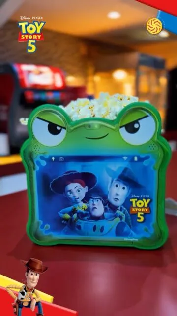 🍿✨ Os fãs de Toy Story já têm mais um motivo para passar no Cinema do GV Shopping!Os baldes de pipoca colecionáveis oficiais de Toy Story 5 já estão disponíveis para venda e são a lembrança perfeita para quem está curtindo essa nova aventura nas telonas. 💙🚀Garanta o seu enquanto durarem os estoques!💰 Consulte os valores diretamente na bilheteria do cinema.🎬 Confira a programação completa pelo link da bio.#ToyStory5 #Cinema #GVShopping #DiversãoGarantida