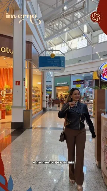 O inverno chegou trazendo aquele clima gostoso de passear sem pressa, escolher looks mais aconchegantes e aproveitar cada detalhe da estação. ❄️Entre vitrines, tendências e uma bebida quentinha, o seu mood de inverno começa aqui no GV Shopping. 🤎Lojas: @carmensteffens @mrblackcafe #GVShopping #InvernoGV #MoodDeInverno #Shopping #Inverno2026