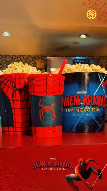 Leve a experiência do Homem-Aranha para além das telonas!Além de acompanhar a nova aventura do herói, você também pode garantir o balde de pipoca colecionável, disponível no cinema do GV Shopping por tempo limitado.Corra para garantir o seu enquanto durarem os estoques!💰 Consulte os valores diretamente na bilheteria do cinema.🎬 Confira a programação completa pelo link da bio.#HomemAranha #Cinema #GVShopping #DiversãoGarantida