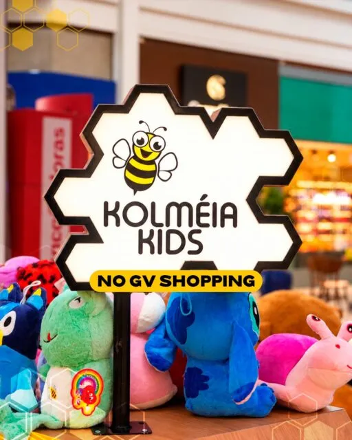 A diversão ganhou um novo espaço no GV Shopping! 🐝💛A Kolméia Kids já está funcionando e espera a criançada com carrinhos elétricos, bichinhos motorizados, dinossauros de borracha e muita diversão! ✨O espaço também conta com pelúcias e balões personalizados para deixar o passeio ainda mais especial.Traga os pequenos para brincar, se divertir e viver essa nova experiência no GV Shopping! 💛📍 Próximo à Portaria 2.Consulte diretamente no local os valores e opções disponíveis.GV Shopping. Viva tudo aqui!#GVShopping #KolmeiaKids #SemanaDasCrianças #Diversão #Crianças #PasseioEmFamília #GovernadorValadares