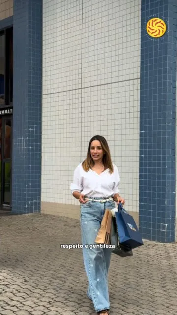 Gentileza também transforma o dia de alguém. 💛Um sorriso, um bom dia, um gesto de cuidado ou simplesmente se colocar no lugar do outro pode fazer toda a diferença.No GV Shopping, a gente acredita que tornar os momentos mais leves também é uma forma de cuidar. Que tal espalhar gentileza por onde passar?#GVShopping #Gentileza #Respeito